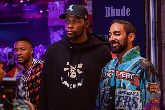 2K總監與Durant合影送生日祝福：為你的堅持感到驕傲-黑特籃球-NBA新聞影音圖片分享社區