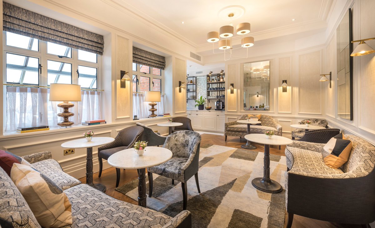 The Levin Hotel is a distinguished boutique townhouse with an enviable address just steps from Harrods in the heart of fashionable Knightsbridge thebespokeblackbook.com/the-levin-hote… #London #Knightsbridge #Boutique #WarwickHotels