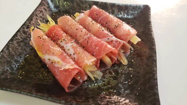 とりあえずワインが飲みたくなる！？「みょうがの生ハム巻きカルパッチョ」の作り方！
