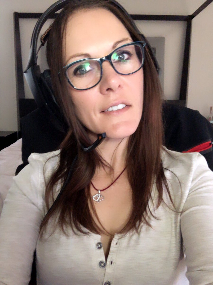 goddessjetaime's tweet photo. Hi there...
I’m going live
Come join in and have some fun and laughs on warframe
https://t.co/1i45O0ic9n  #asus_za #evetech #gaminggirls #gaminggirl #Warframe #gamingcommunity https://t.co/TDHH8wJYdw