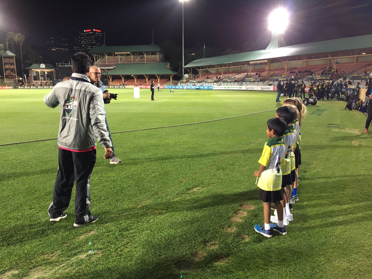 julie_stafford1's tweet photo. @CricketNSW Parti Hub staff doing their thing with the #BlastSquad kids #NorthSydneyOval #AUSvSL https://t.co/18UqbVURbb