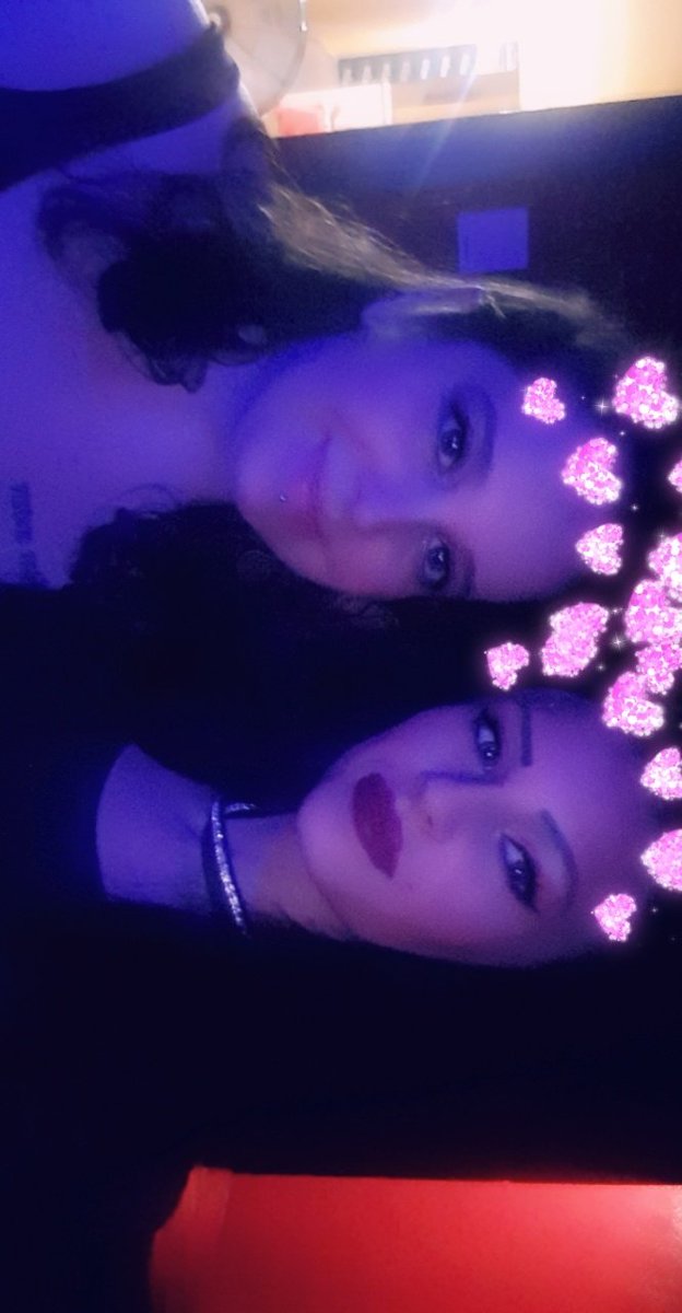 Marita_Mia's tweet photo. #ShotsShotsBaby #PlayingWithSnapchat #MíaYElly #MyLittleSister 🤩♥️♥️♾😍 https://t.co/DjDmVUIlAj