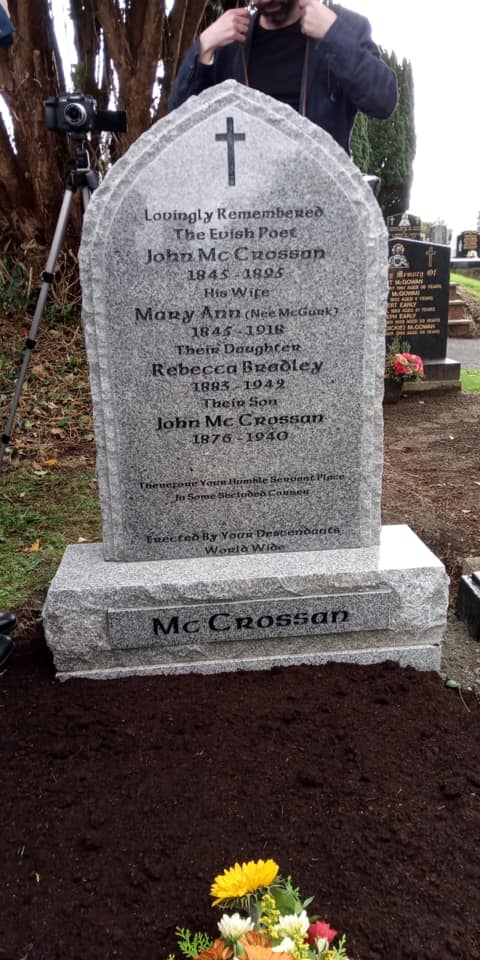 mayordcsdc's tweet image. A momentous day for the McCrossan Clan as they celebrate the memory John McCrossan the Bard of Evish

Poet, farmer, father and a great writer
 
It was an honour for me to unveil the most beautiful headstone to mark the spot where John and his wife and family are buried