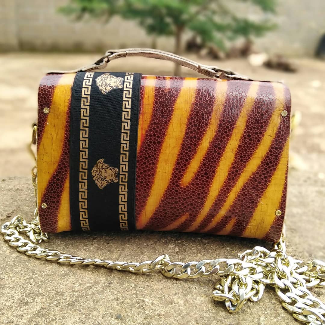 Prodigy_Immy's tweet photo. Saturday's HandCraft By Me... Kindly Rate on a scale of 1 to 10.
#nyeescreative #nyees #nyees2 #woodenfashionaccessories
#woodenart #woodencraft #woodencrafts #GalaxyNote10 #EndSARS #IkeGang #StopRobbingUs https://t.co/uMwbk7OMUD