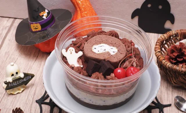 食べるのがもったいない？セブンで発売されるハロウィン向けスイーツ「黒猫ザッハトルテ」がカワイイ！