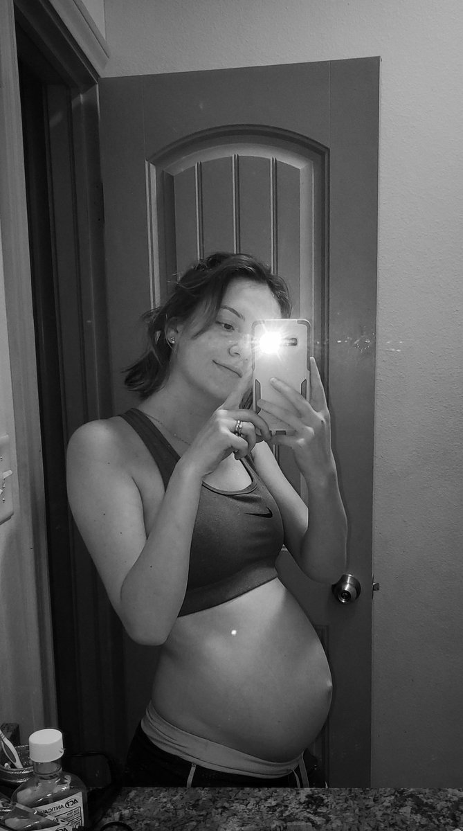 Elizabe25090517's tweet photo. 4:20 am & Lily Marie wanted to be noticed โค #almost30weeks https://t.co/xLOK8WCtT6