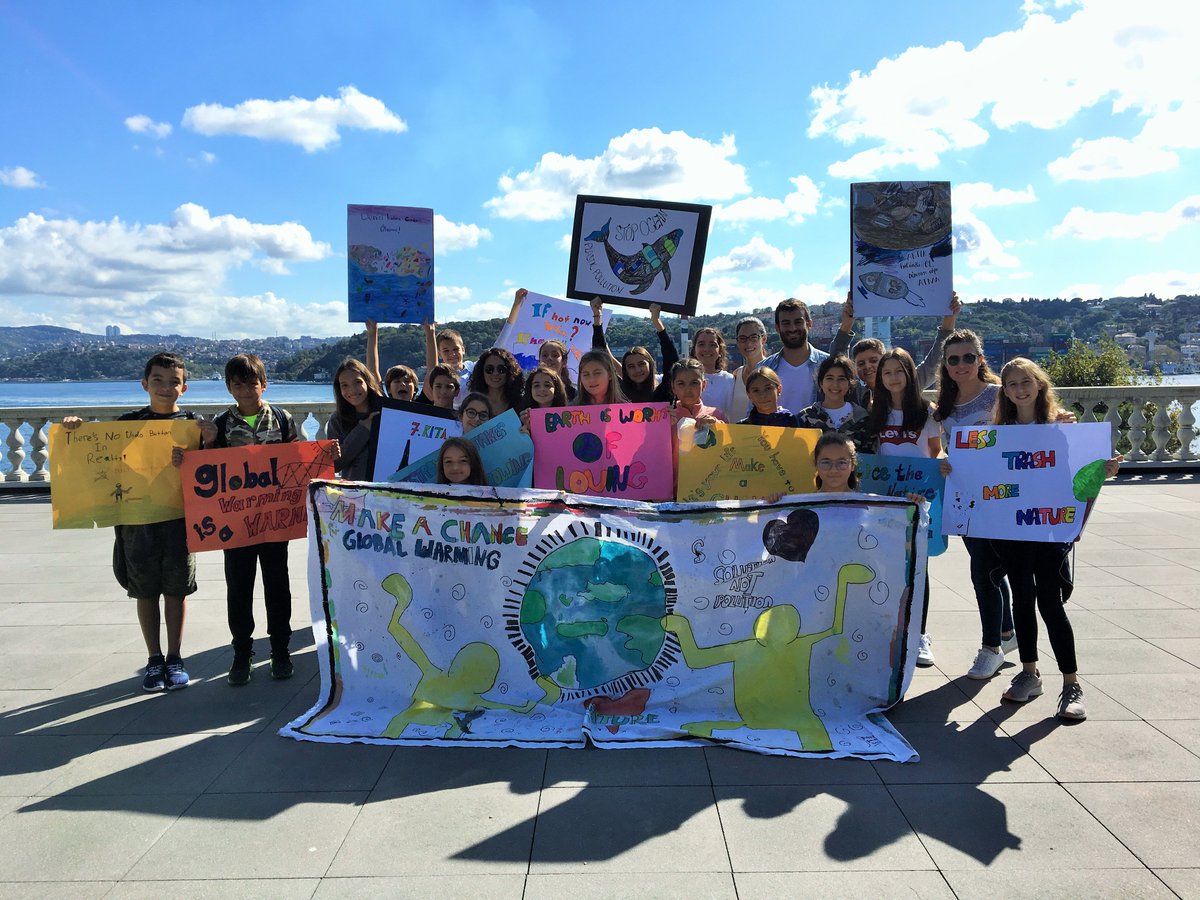 EnkaOkullari's tweet photo. Öğrencilerimiz Global Shapers’ın Sakıp Sabancı Müzesi'nde düzenlediği SHAPE Europe and Eurasia 2019 Konferansı'na posterleriyle birlikte katılarak konferansa damga vurdu. 

#ENKA #ENKASchools #ENKAlıOlmakAyrıcalıktır 

#SHAPERS #ShapeConference #climatestrikeweek #climatecrisis https://t.co/fudIFOVwhr