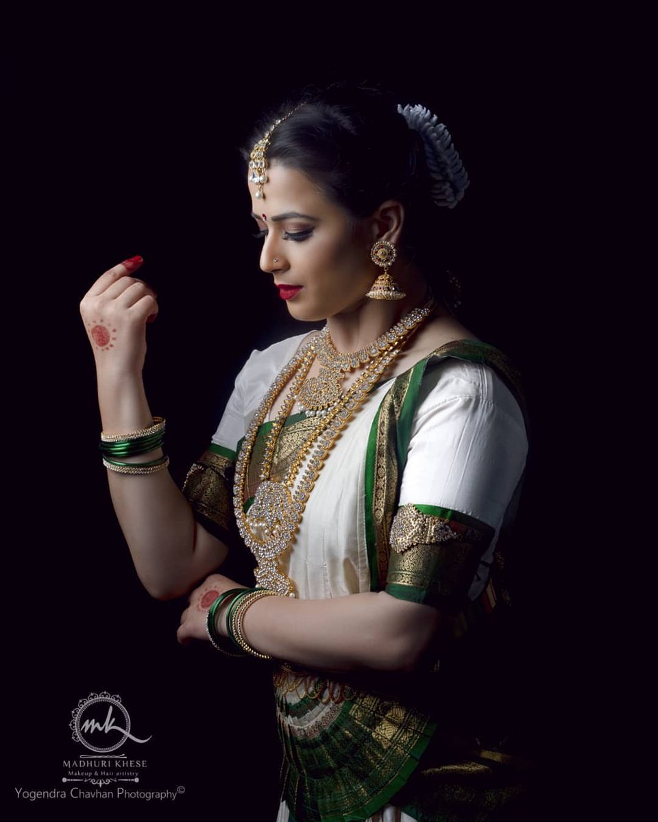 manoranjanvishw's tweet photo. ✨दुर्गेचे दुसरे रूप - ब्रम्हचारिणी
#NavratriSpecial
#navratriutsav2019 #NavratriLook #PrajaktaGaikwad
#designby : @sai_paranjape
#makeupby : @madhurikhese_makeupartist
#capturedby : @yogendra_chavhan https://t.co/1YDoT3jfRU