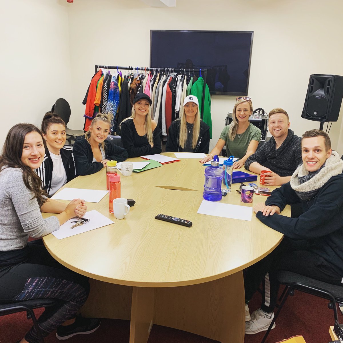 ExplosiveProLtd's tweet image. Here they are... the new @FredOlsenCruise Braemar team on their first day of rehearsals!!!! 
Good luck guys!!! 👏🏻👍🏻💃🏼🕺🏼🎤🛳⚓️ #rehearsals #Braemar #FredOlsen #productioncast #firstday #goodluck #mondaymorning