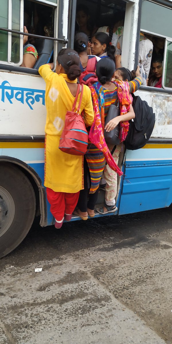 sunilJaihind's tweet image. ये हाल है हरियाणा में महिला बस का जिन्होंने दस दिन पहले रोड़ भी जाम किया था फिर भी आश्वासन के बाद कोई कारवाई नहीं , @mlkhattar साहब क्या ऐसे बचेगी बेटियां, क्या यही है बेटी बचाओ बेटी पढ़ाओ का नारा  @NaveenJaihind @ArvindKejriwal @DrSushilKrGupta @msisodia @SwatiJaiHind