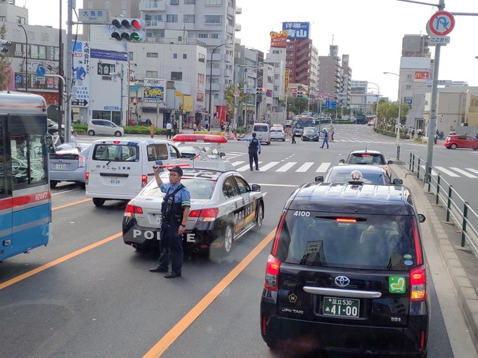 事故 環八通り 大鳥居交差点付近で大型車と歩行者の事故 規制され渋滞 画像や動画などまとめ まとめダネ 事故 環八通り 大鳥居交差点付近で大型車と歩行者の事故 規制され渋滞 画像や動画などまとめ まとめダネ