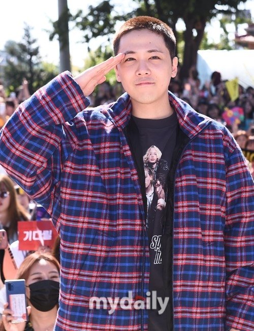 Kstyle_news's tweet photo. 【速報】FTISLAND イ・ホンギ、本日（9/30）グループから初の入隊…各国のファンと別れの挨拶 
https://t.co/LEq5snWRWN

#FTISLAND #イ・ホンギ #ホンギ #LEEHONGGI #HONGGI https://t.co/Uf5MmBzu4w