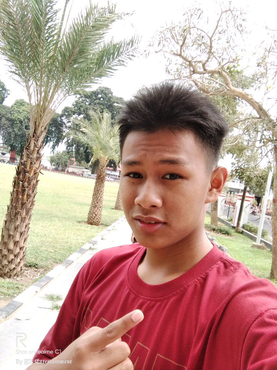 FR_EntOfficial's tweet photo. 🤠Liburan Di @blitarhits Di Masjid Agung dan Alon-Alon Blitar🤩🤟 https://t.co/gO8Fl3mLRY