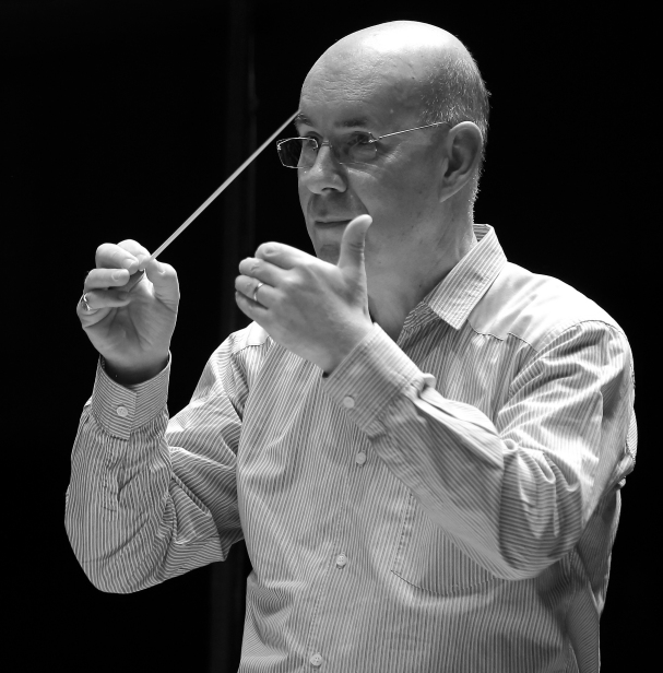 ECSOCGuernsey's tweet photo. So pleased to confirm that #RichardDickins will be back for #ECSOC2020 as our wonderful #PrinicipalConductor

Apply through https://t.co/LK2R03iing

#ApplyNow https://t.co/9wOXiSYPJG