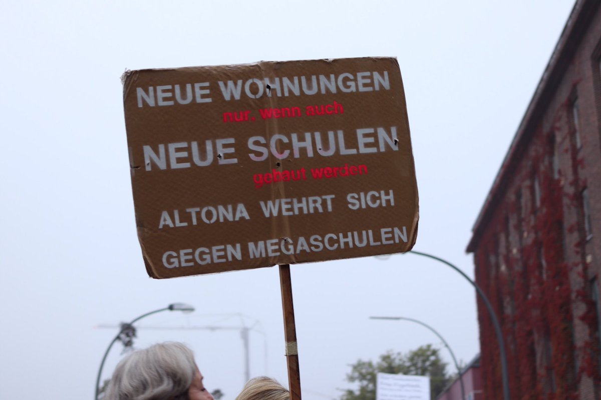 Morgen um 7:45 Uhr laufen wir wieder gemeinsam auf unserer #DienstagmorgenDemo #PlatzfürKinder #dasmussandersgehen #überschaubareGrundschulen Wir bleiben laut!