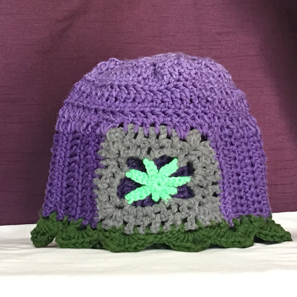 AshleyAOriginal's tweet photo. Have you ever seen a hat as cute as this handknit wool cannabis leaf design beanie? Vibin' with Ganja Goddess Boho/ Hippie Headwear, Festival Head Fashion? Grab it here: https://t.co/naYTfMcroy #accessories #EtsyShop #bohohippie https://t.co/FJ0pgHZ7px