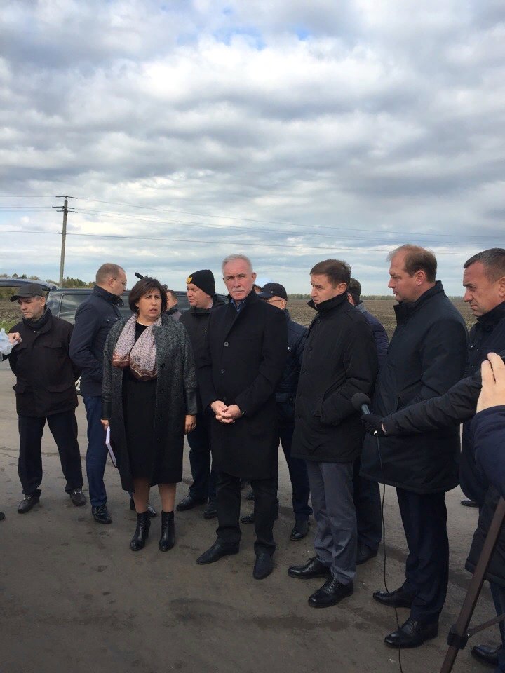 Осмотр хода строительства автомобильной дороги от региональной автомобильной дороги Алексеевское - Высокий Колок до ООО «Якушкинское масло» п. Станция Якушка

Строительство ведётся в рамках государственной программы «Развитие сельских территорий»

Работы выполнены на 63%.