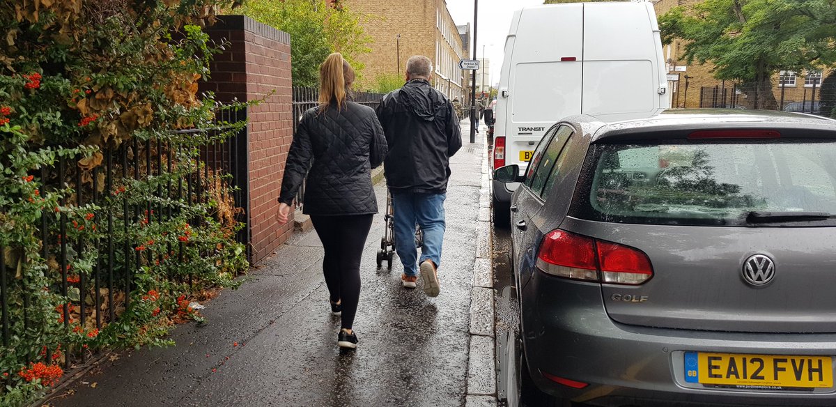 VincentStops's tweet image. It's the last day to have your say on @hackneycouncil proposals for Queensbridge Road. Narrow pavements remain narrow, crossing the street gets harder: you walk single file &amp;amp; stand in bike lane to cross the road. Peds will spill onto the bike lane: consultation.hackney.gov.uk/streetscene/ce…