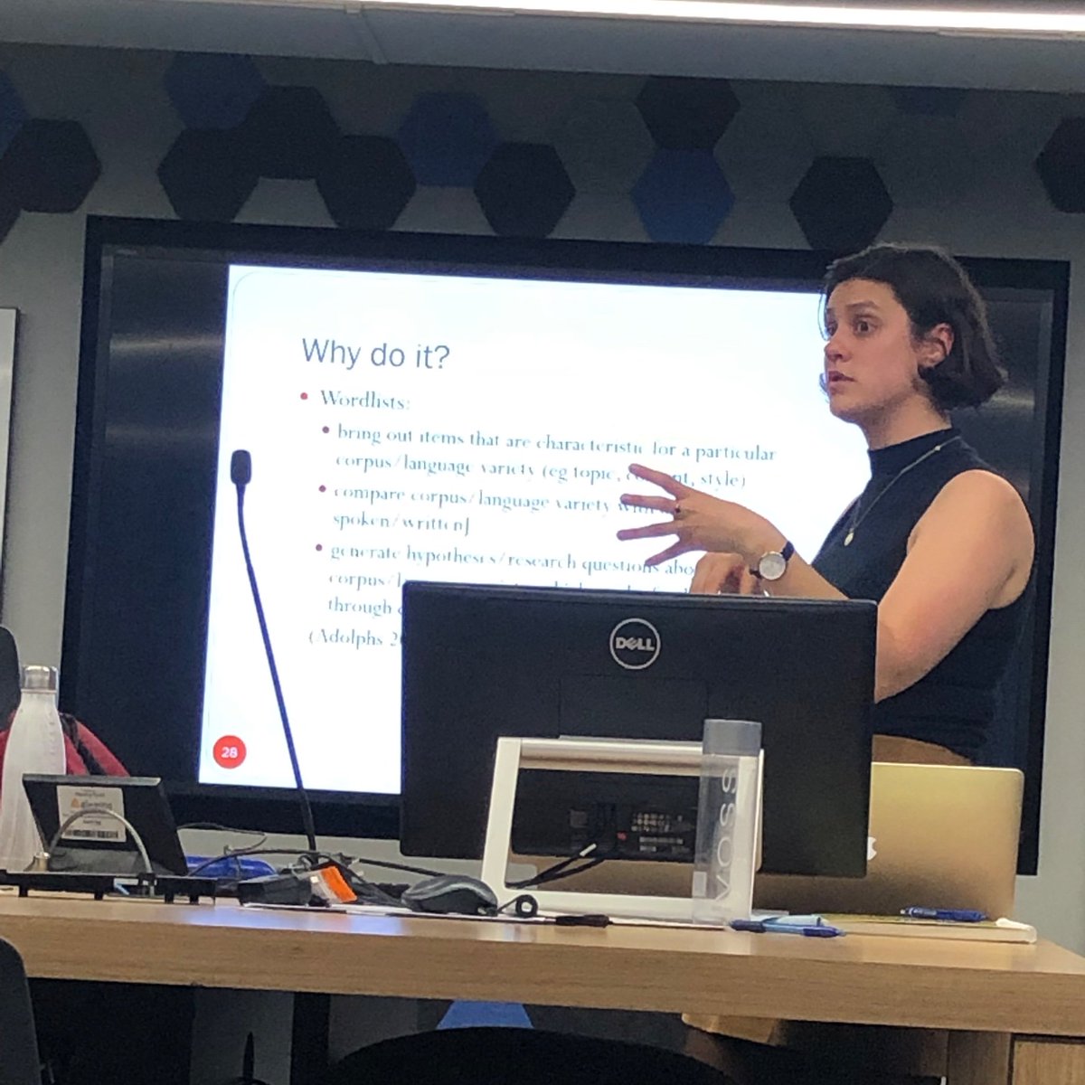 YaeganDoran's tweet image. .@georgiacarrsyd killing it teaching corpus linguistics at the ASFLA pre-conference institute!
#sysfunc @Corpusling @AsflaNet