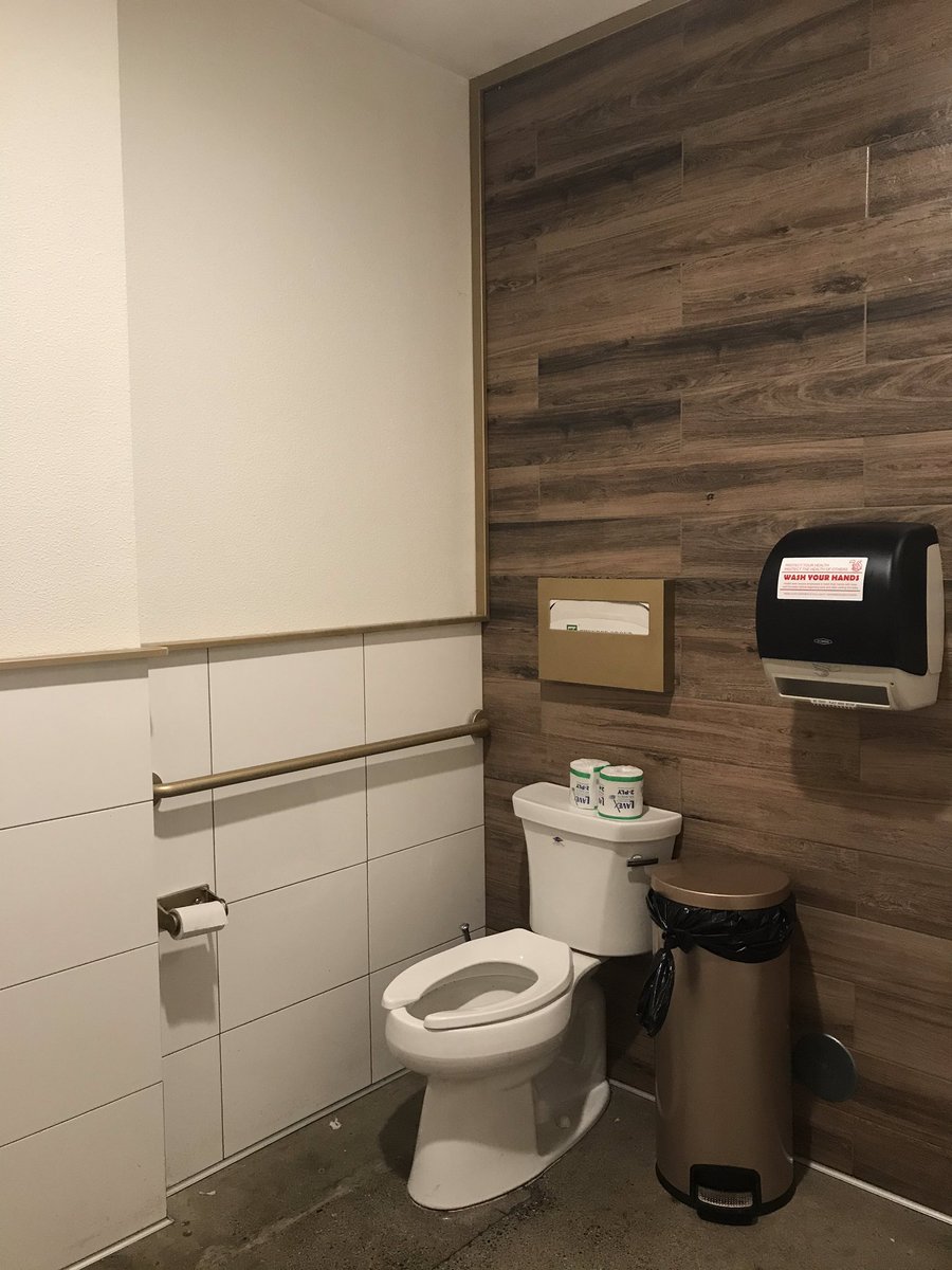 Public Potty tweet media