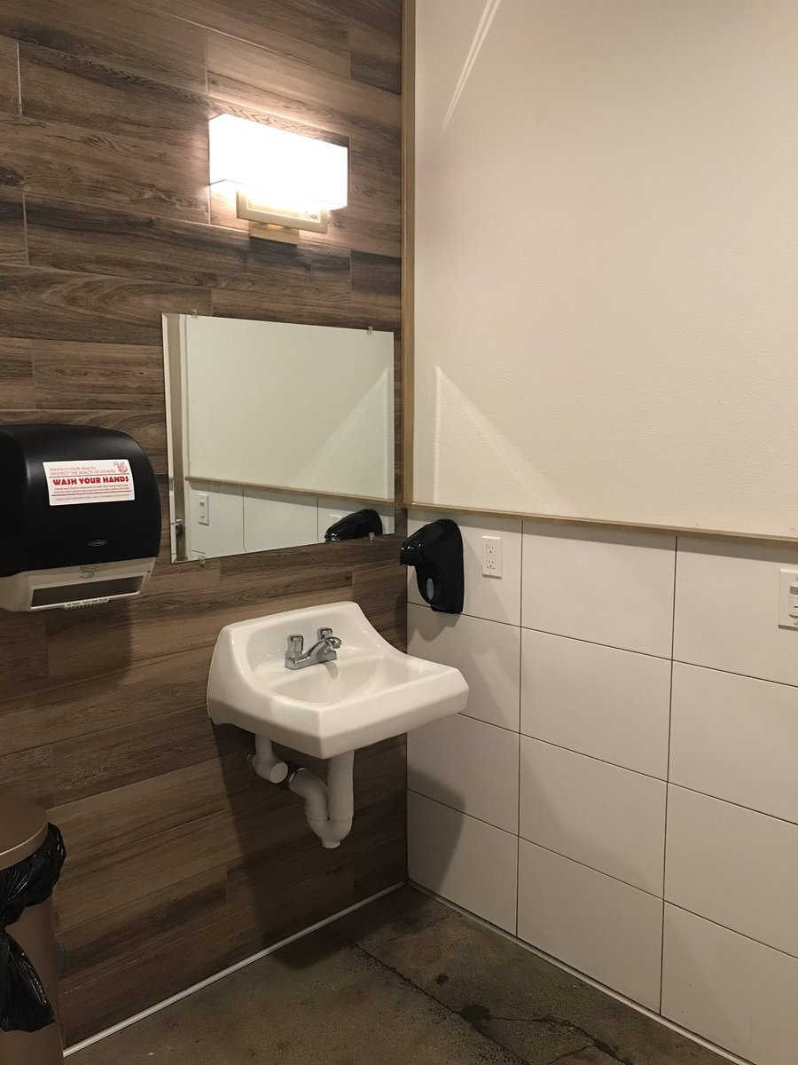 Public Potty tweet media