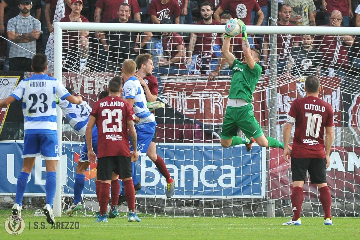 ArezzoCalcio's tweet photo. #CuoriAmaranto, affrontiamo il lunedì nel migliore dei modi: ci guardiamo la fotogallery di #ArePpa insieme? 👀
▶️ https://t.co/pchEFJdM0N 📸
#ForzArezzo https://t.co/0ceTbaDga3
