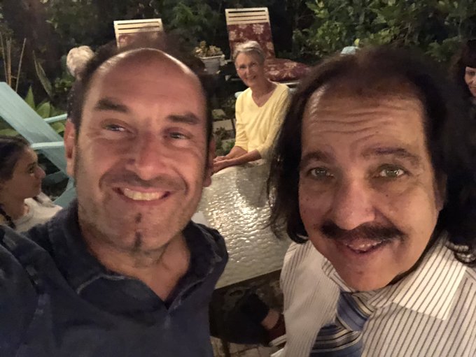 Fun premiere of my new film THE GLICKSMANS   HERE WITH MY MANAGER @Dantethecomic https://t.co/eBDxBg<a href="/tag/lgbtq"class="tags"><span>#lgbtq</span></a>