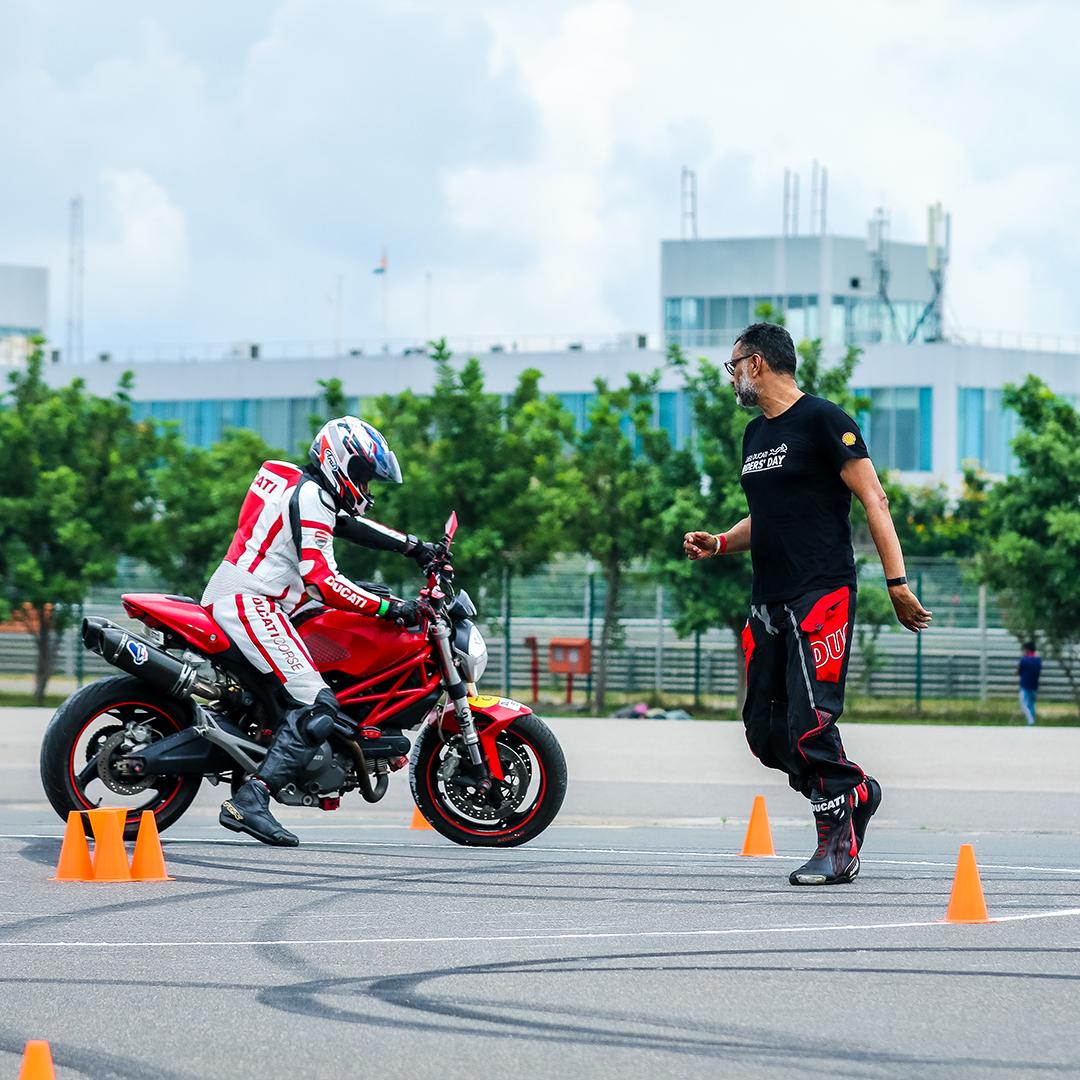 Ducati_India's tweet photo. The #ShellDucatiRidersDay was a culmination of everything Ducati and Shell and what made it even more special was an appearance by Ducati #MotoGP pilot @Andrea Dovizioso! 

Here's the lowdown.  

Powered by: @Shell

#BackOnTheTrack #ForzaDucati #TrackDay #Superbike #PanigaleV4 https://t.co/plcrPzgt6V