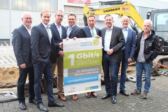 "Der Mittelstand digitalisiert sich immer weiter. (..) Viele Unternehmen sind auf eine direkte Glasfaseranbindung angewiesen &amp; mittlerw. auch bereit, dafür Geld zu investieren", sagt #BREKO-GF Dr. Stephan Albers.

Glückwunsch an unser Mitglied <a href="/NDIX_de/">NDIX Deutschland</a>!

antennemuenster.de/artikel/das-er…