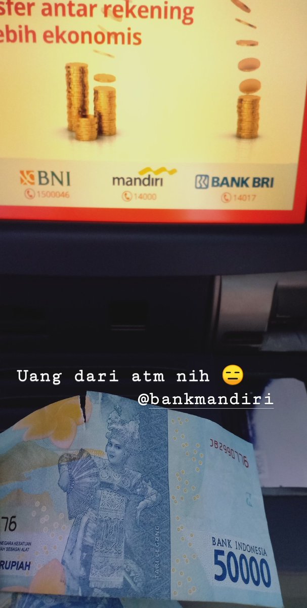 inezfirstalova's tweet photo. Uang dari atm mandiri sobek begini @bankmandiri gimana coba, kok bisa https://t.co/VbUSQU980r