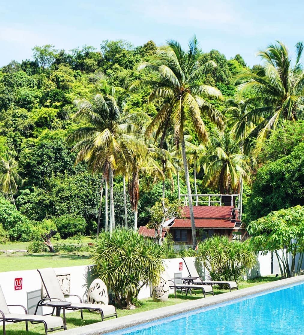 The perfect combination for <a href="/kyh87/">김영호</a>'s vacation: pool time surrounded by the greenies, close enough to the #Cenang beach.

#langkawi #funfreshfriendly #malaysia #favehotels #archipelagointernational