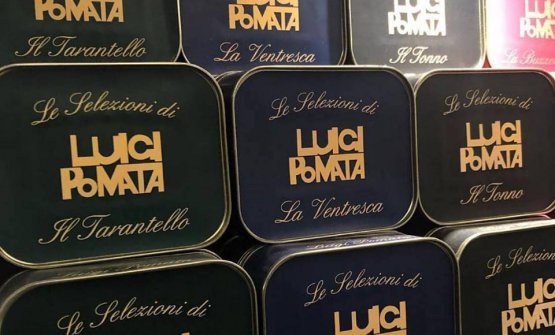 identitagolose's tweet image. Luigi Pomata che fa stagionare il tonno in scatola 30 anni, ed è eccezionale.
Una riserva di latte superlative, «possono rimanere lì anche di più, seguo il metodo di mio nonno». E le sardine di 75 anni... identitagolose.it/sito/it/132/24…