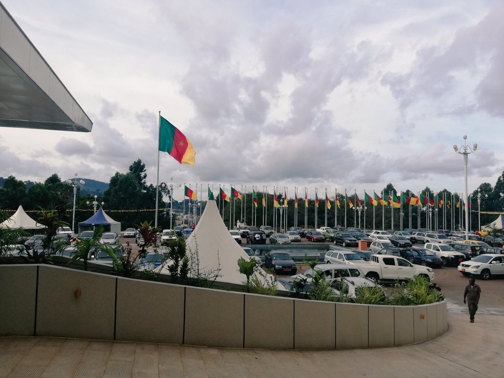 AFRICA24TV's tweet photo. 🇨🇲#Cameroun, Ce lundi 30 septembre s’ouvre le « grand dialogue national » à Yaoundé. Des centaines de participants sont attendus pour trouver les voies et moyens d’en finir avec le conflit dans les régions anglophones.  https://t.co/FUWb43mVJb #CmrDialogue

© CRTV (Illustration) https://t.co/TRbWzwF1l5