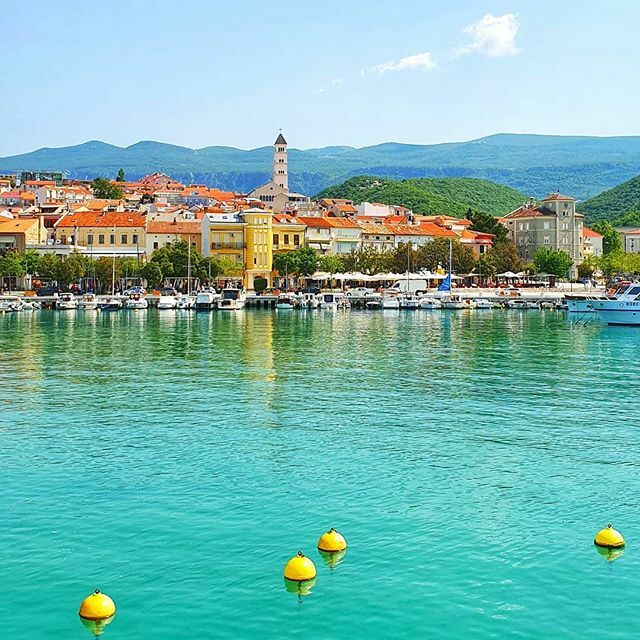 chaseTHEdonkey's tweet photo. Summer is over. But there are places still worth exploring in Croatia. Far too many of them to name, but let's start with one. Crikvenica. #feelsandthrillscrikvenica
📍#chasingthedonkey in #Cirkvenica #Croatia https://t.co/GwZQauVrNG https://t.co/Ram5UuXa51