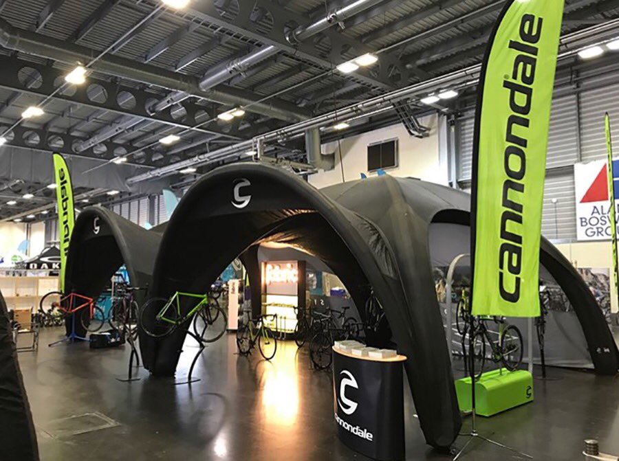 XGlooUK's tweet photo. The #XGLOO is an engineering feat; it’s a lightweight, inflatable event tent that fits into a backpack, but it’s the most enduring &amp; resilient large format outdoor display that can be used all over the world. 

Find out more: https://t.co/Jaxcx5tgrL https://t.co/4JirTRrOaO