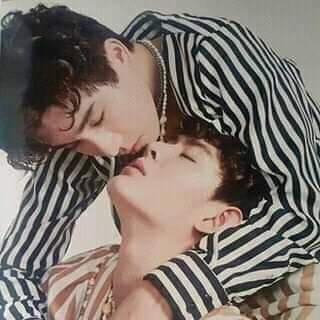tn020191's tweet photo. Nhìn như ảnh cưới ấy nhỉ 🖤❤
#perthsaintxmidterm
#midtermxchucream
#รอยยิ้มของชูครีม
#saintcandoit
#Saint_sup https://t.co/cWWkDPX2wa