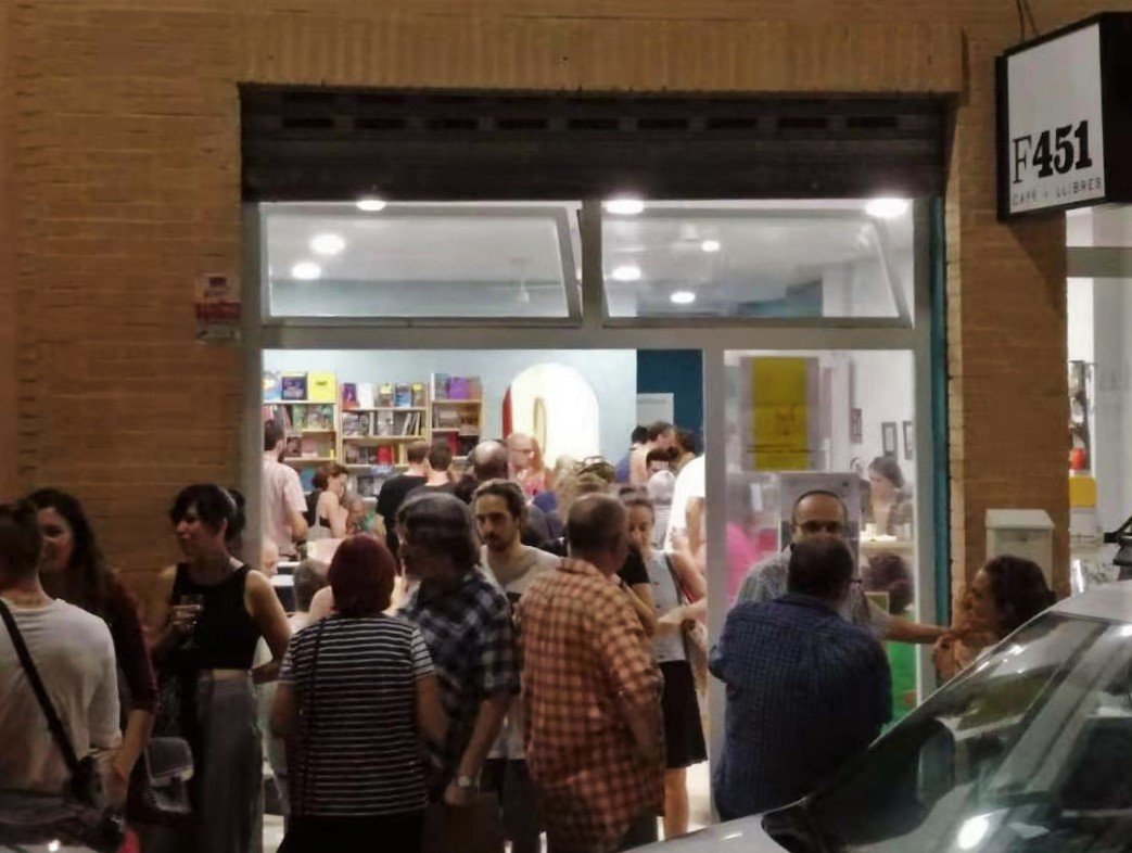 Fahrenheit 451 Café y Libros tweet media