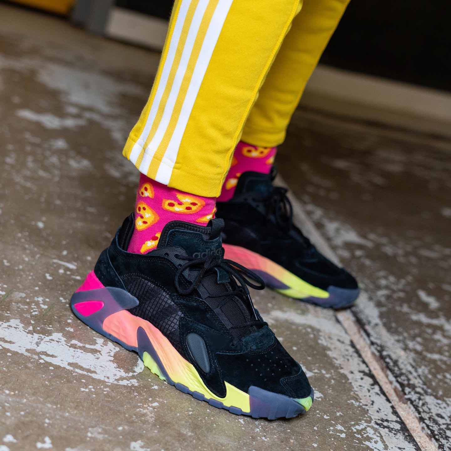 soort web Portaal Inside Sneakers on Twitter: "Adidas Streetball Black / Yellow / Pink  https://t.co/shwD3PFr1n Credit : SneakerBaas — #adidas #streetball  #sneakerhead #sneakersaddict #sneakers #kicks #footwear #shoes #fashion  #style https://t.co/6FX9Wg97gW" / Twitter