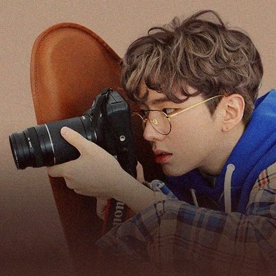 ratedtopki's tweet photo. "Hold that pose." https://t.co/qiZUv5jCOo