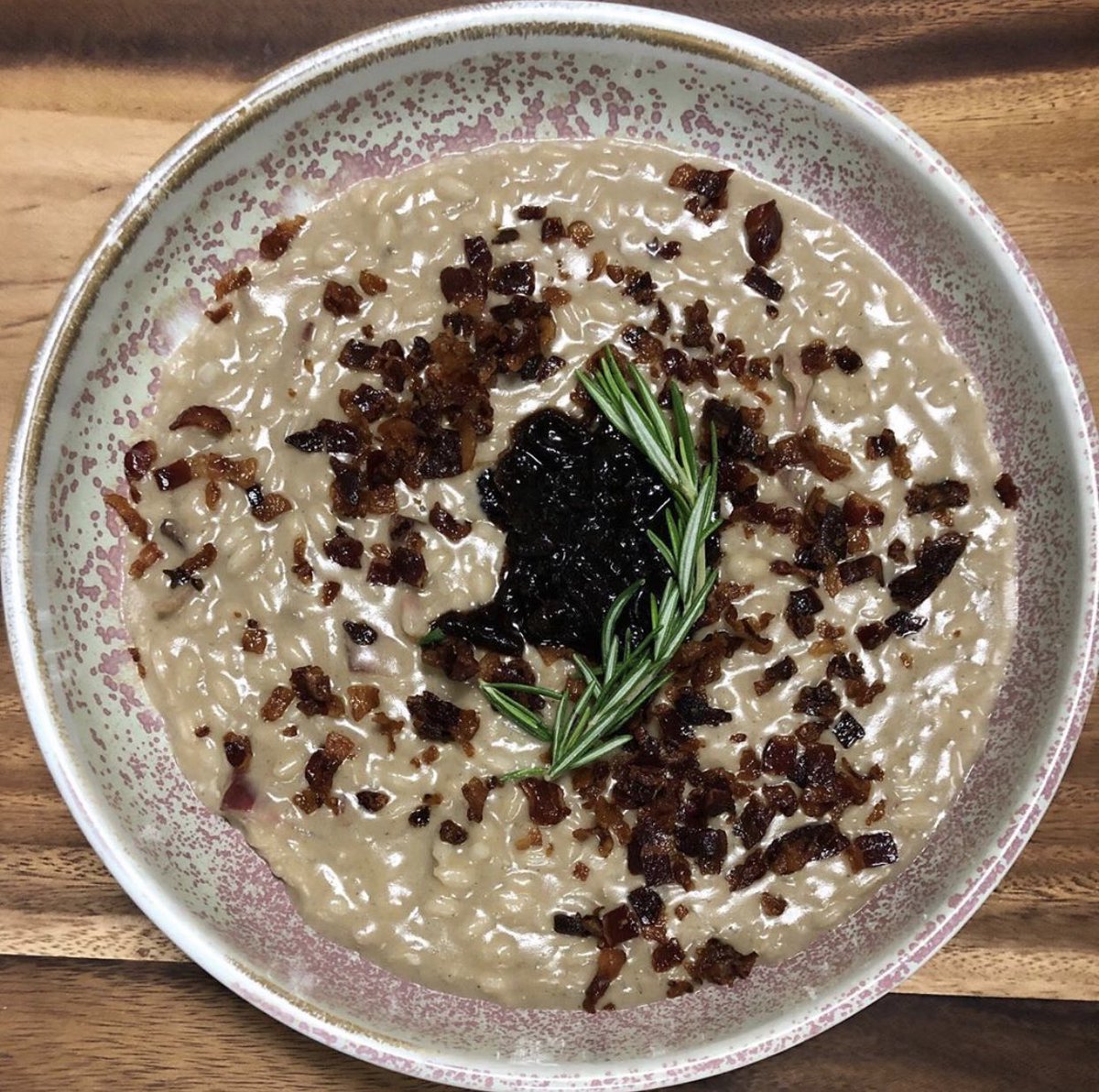 mantecatosyd's tweet photo. Risotto perfection! Mushrooms purée served with pancetta and caramelized onion .. #yum #risotto #italian #sydney #sydneyfood #sydneyeats #balmain #balmainfood  #sydneyfoodie #mantecatorisotteriaitaliana https://t.co/6nfXRU0yYK