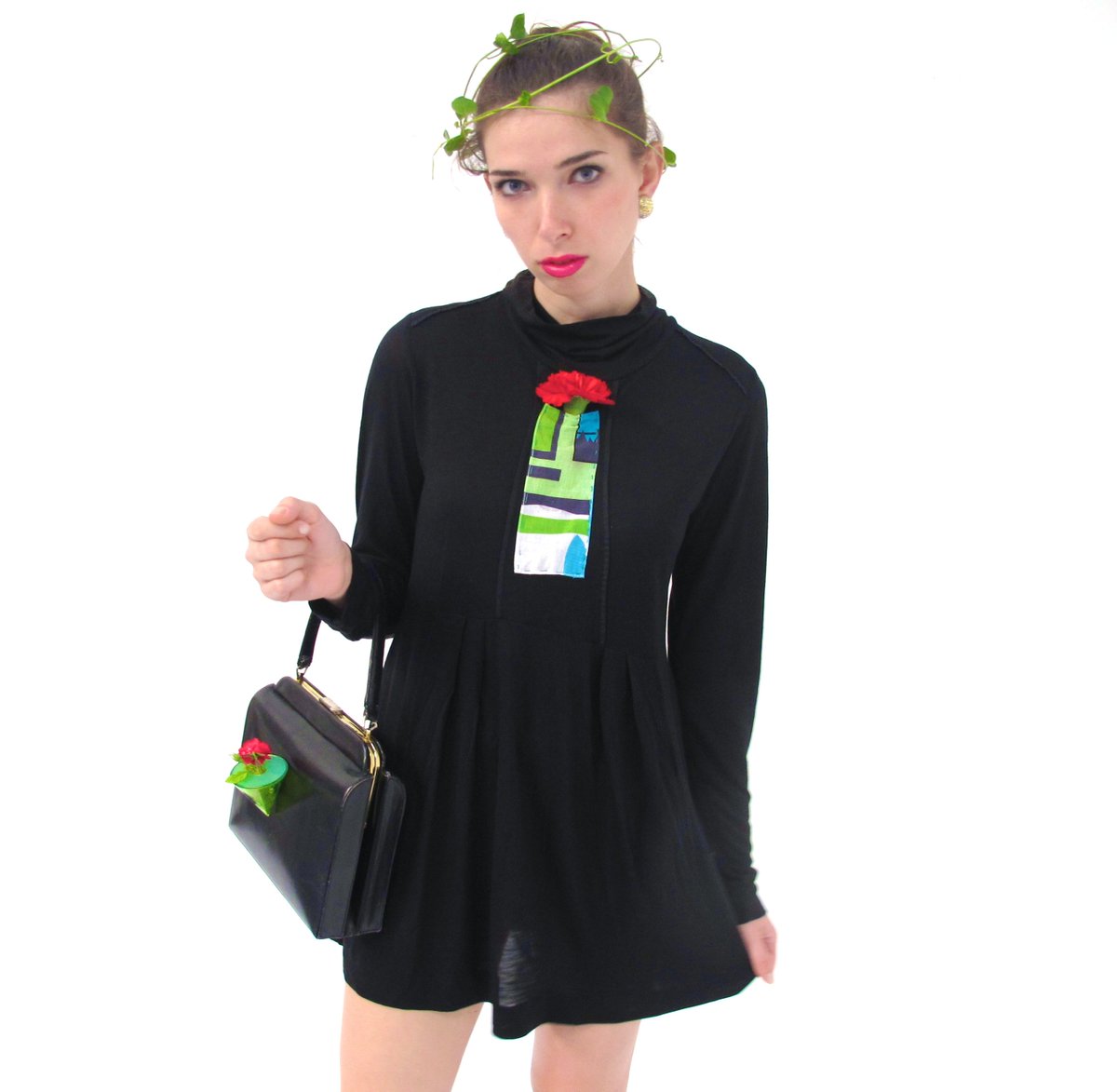 Honevo's tweet photo. O2DRESS - SUSTAINABLE FASHION https://t.co/Bl5FOCNVmV #sustainable #fashion #plants in #clothes #o2dress #oxygen #dress #honevo #concept #design #botanic #game https://t.co/ShRv2KUOlo