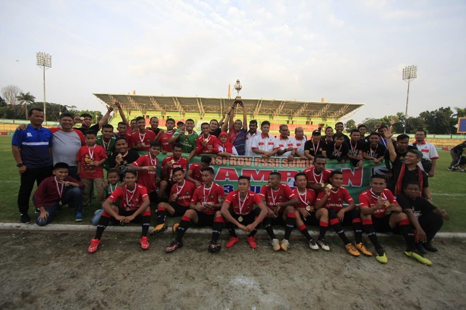 karounitedfc's tweet photo. Karo United FC memastikan diri sebagai juara Liga 3 Indonesia zona Sumatera Utara setelah mengelahkan Bhinneka FC dengan skor 5-2 di babak final yang digelar di Stadion Teladan - Medan, Minggu (29/9/2019) https://t.co/Nx54ihFJmb