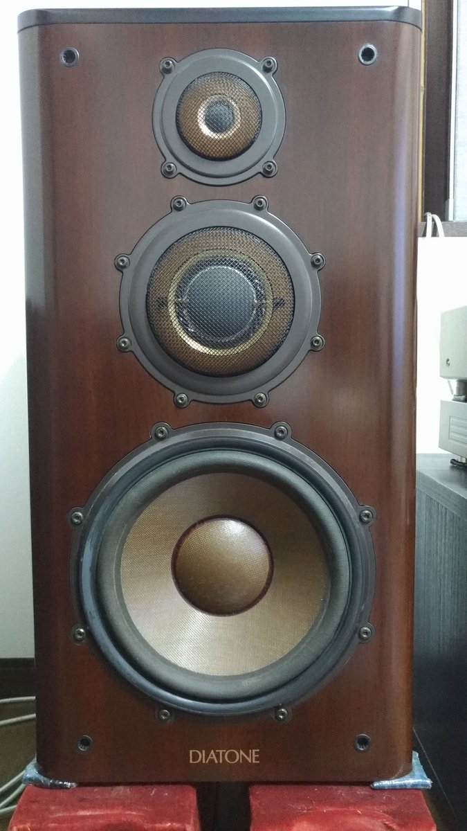 海 Pm5 リアスピーカー Diatone Ds 1000zaを鳴らします Sacd Cdプレーヤー Denon Dcd Sa1 プリアンプ Sansui C 2105 パワーアンプ Sansui B 2105mos スピーカー Diatone Ds 1000za 先輩のdiatone Ds 97cにメインスピーカーの座を譲って リアスピーカーになってしまい