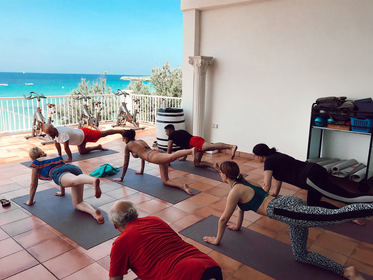 Nuestro Jefe de Actividades no nos deja descansar ni en el último día de vacaciones  #SolBeachHouseMenorca #BeachHouseMyWay #Menorca #MeliaEntertainsMe #MyPeopleExperience