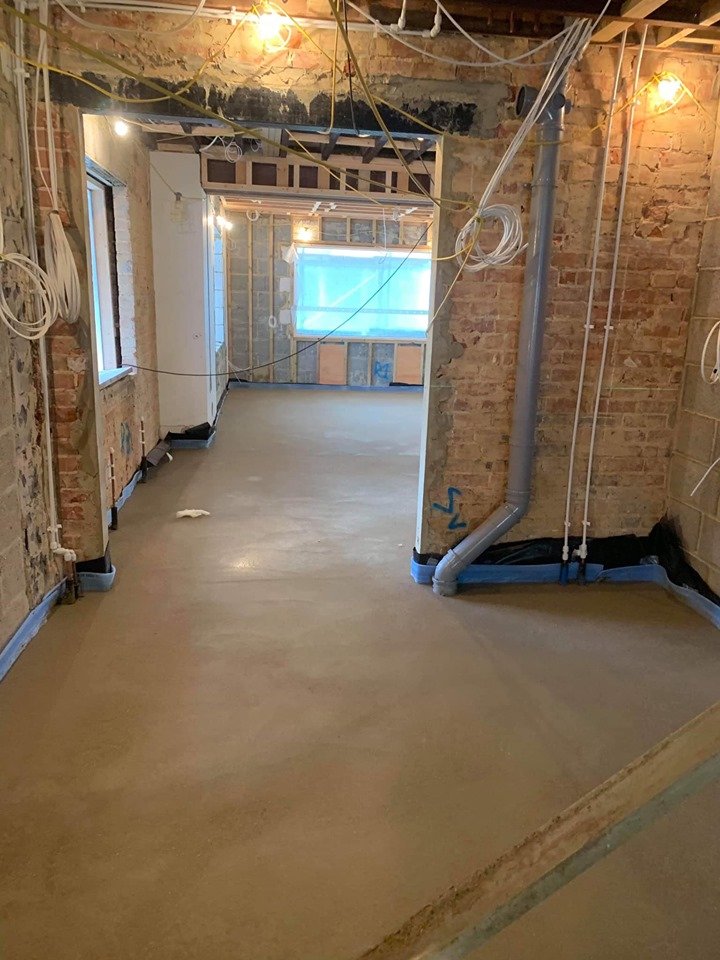 FloorScreedCo's tweet photo. Back to the Isle of Wight for 284m2 of traditional fibre reinforced screed to this lovely property sitting directly on the coastline - 6 men 1 day. https://t.co/e4v7ag4i3P