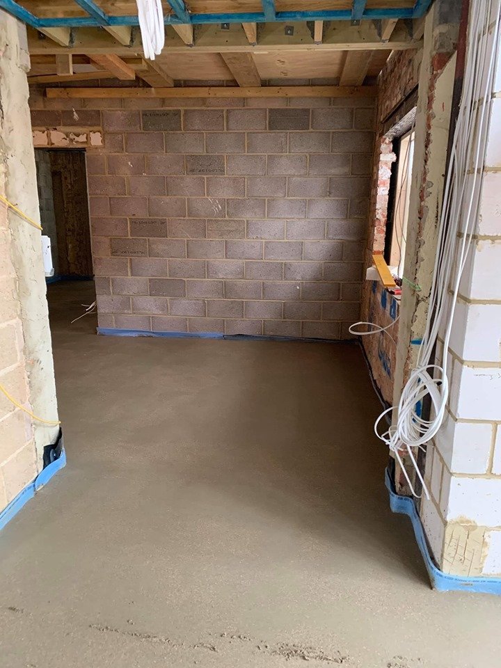 FloorScreedCo's tweet photo. Back to the Isle of Wight for 284m2 of traditional fibre reinforced screed to this lovely property sitting directly on the coastline - 6 men 1 day. https://t.co/e4v7ag4i3P