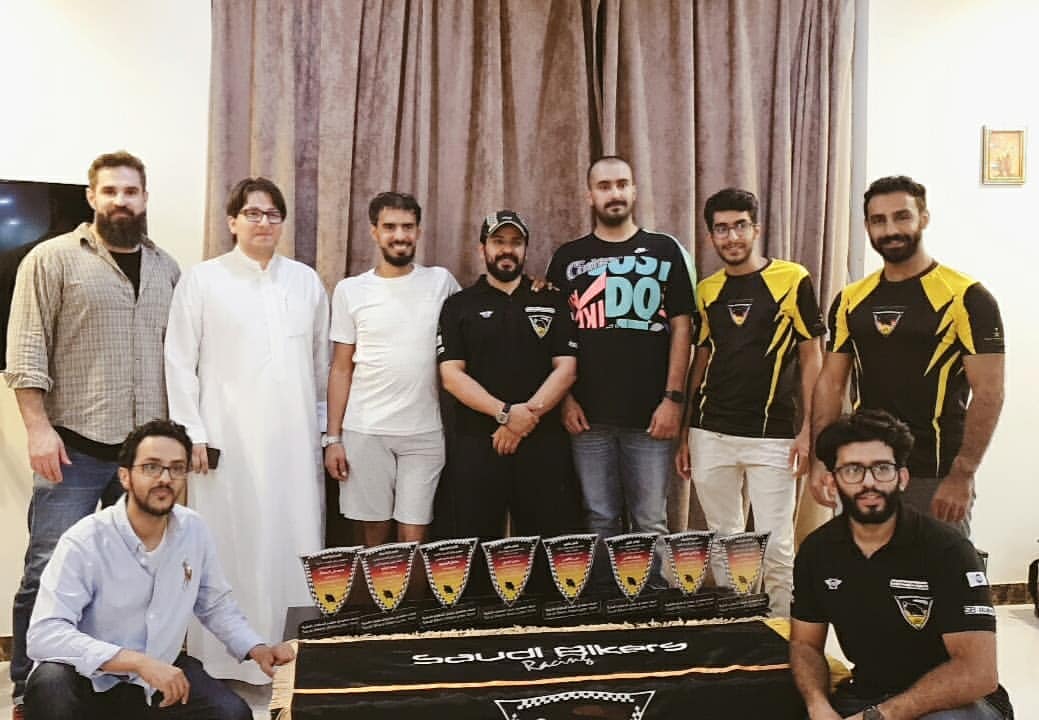 _SBTeam's tweet photo. جانب من الحفل الختامي لفريق سعودي بايكرز لموسم
حيث تم تكريم رئيس الفريق للموسم 2018-2019
الكابتن : حسين العنزي
والمتميزين من اعضاء الفريق وأعضاء مجلس الاداره. https://t.co/DuateAlbVh