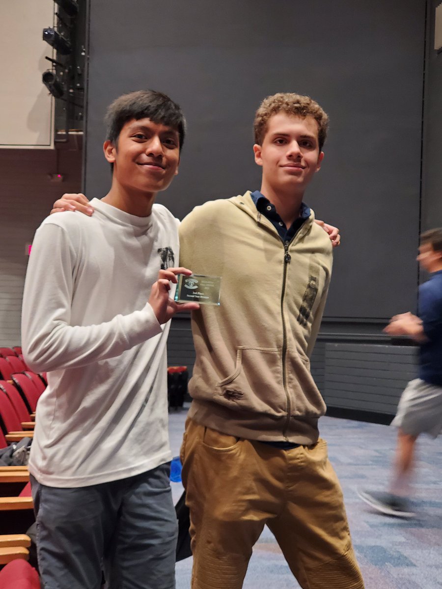 NWSocStudies's tweet photo. Junior Randall DeVera 4th speaker in JV, Freshman Nathan Kostovetsky 7th speaker in Novice, Sophomore Demetrios Kontos & Randall went 4-0 in JV & received 3rd place! Freshman Nicole Dankha & Nathan were 4-0 in Novice & placed 4th! #nwstudents #JVNoviceScrimmage @NilesWestDebate https://t.co/19WhnBmgGk