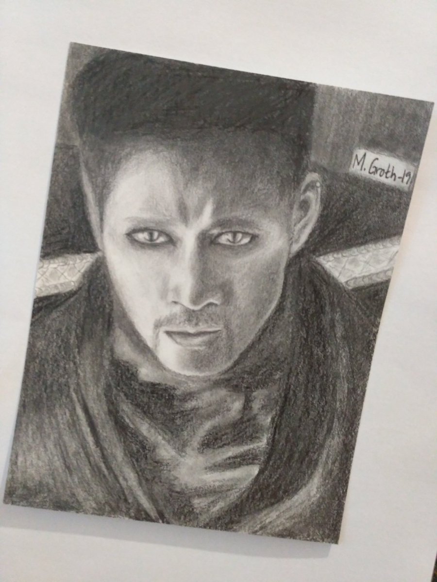IzzySqv's tweet photo. If it isn't the best thing I got today... what is that? 

Thanks to @ManjanaMaria for this gift! 

Thank you @HarryShumJr and @Kat_McNamara for these things. I'm crying😭💔❤

#Shadowhunters #HarryShumJr #KatMcNamara https://t.co/lOpPd24uj8