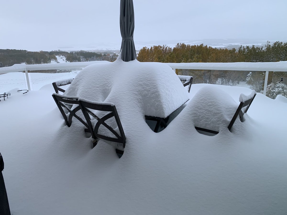 rlperry's tweet image. Just a little bit of snow for us #abstorm